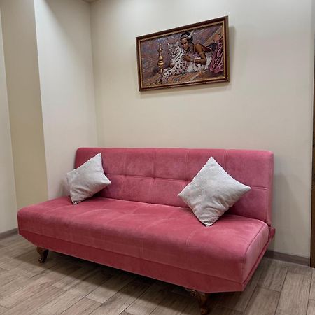 Central Hotel Ґюмрі Екстер'єр фото
