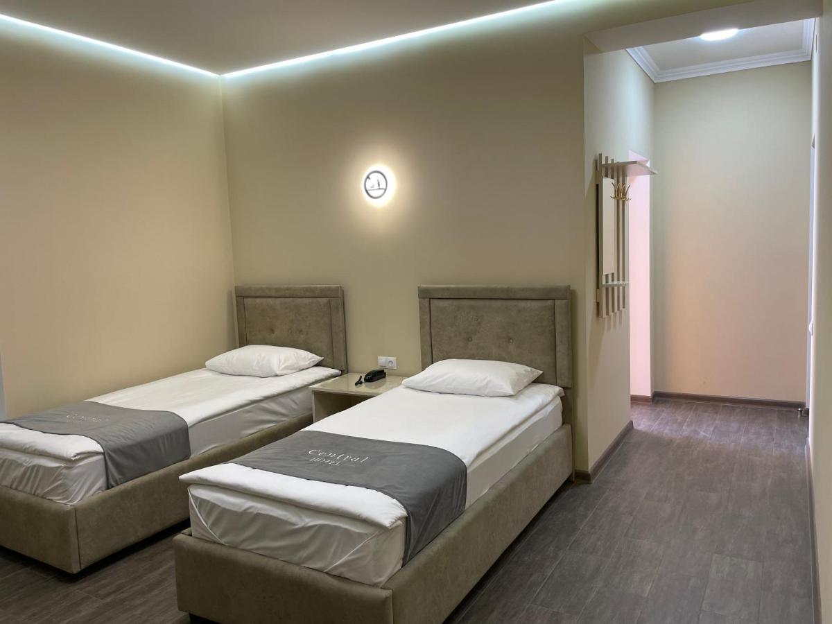 Central Hotel Ґюмрі Екстер'єр фото