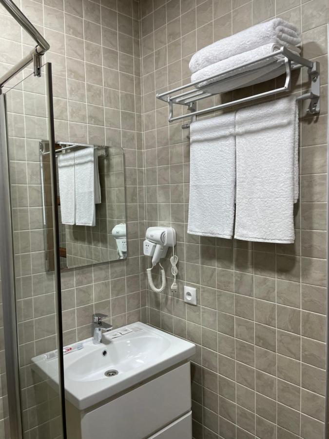 Central Hotel Ґюмрі Екстер'єр фото