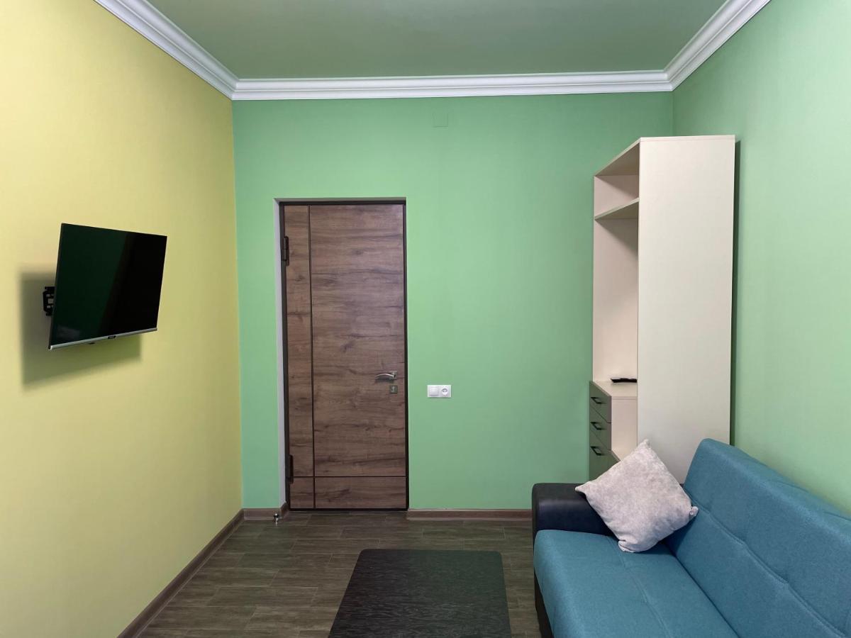 Central Hotel Ґюмрі Екстер'єр фото
