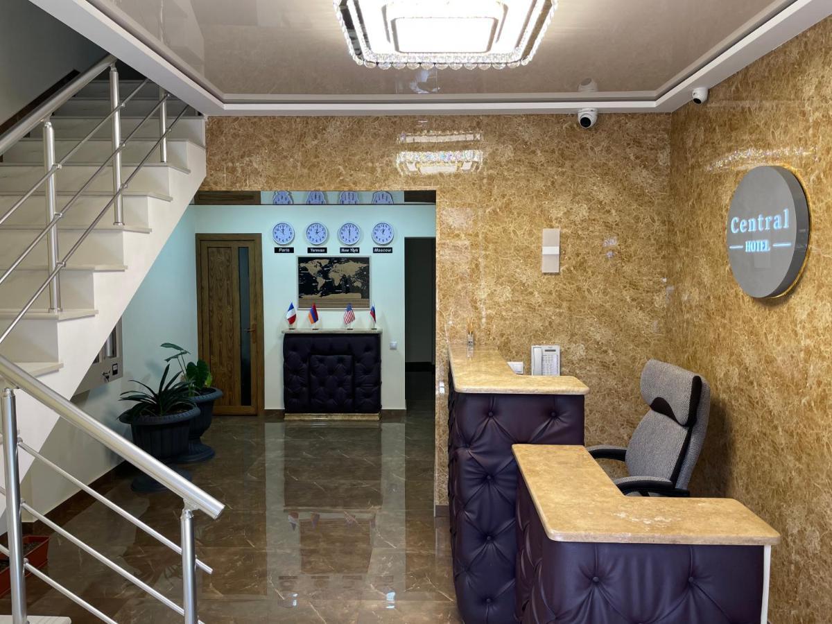 Central Hotel Ґюмрі Екстер'єр фото