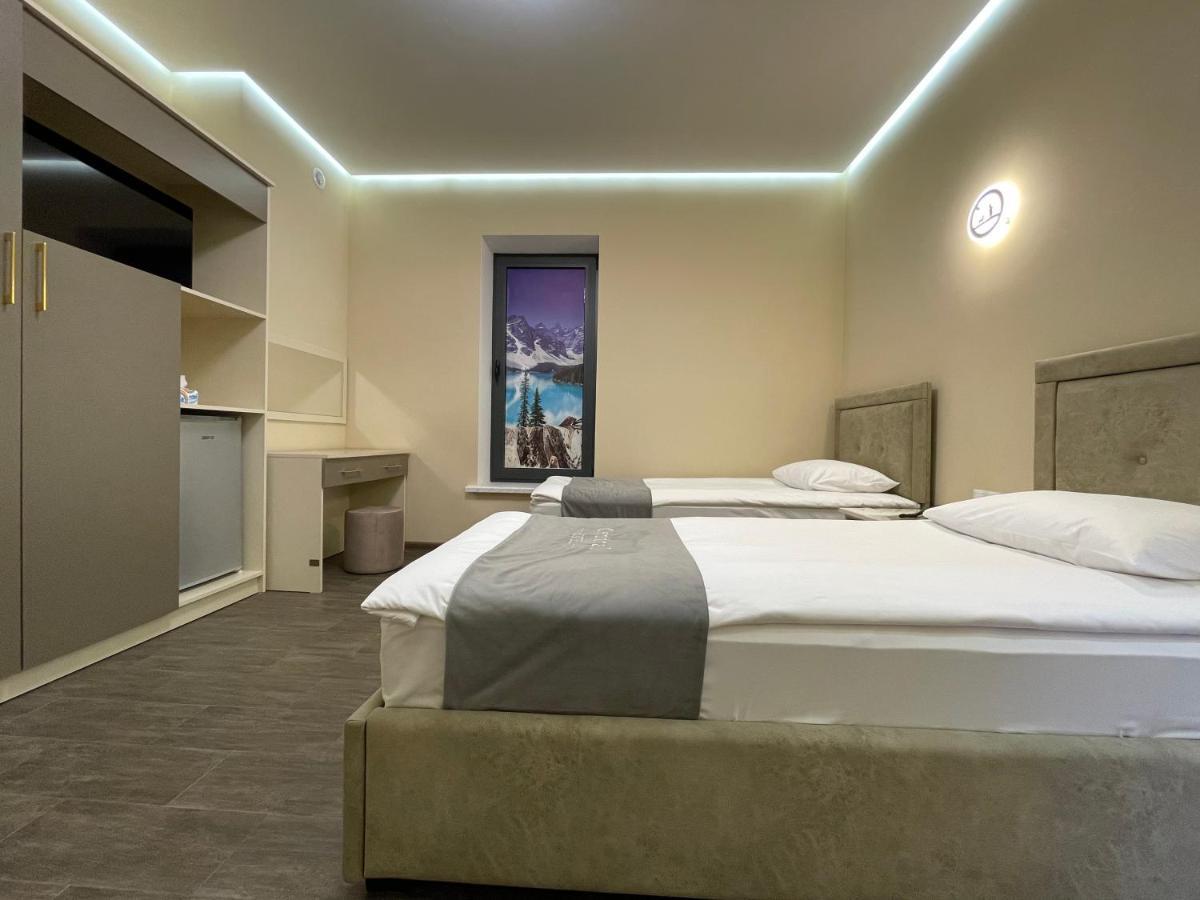 Central Hotel Ґюмрі Екстер'єр фото