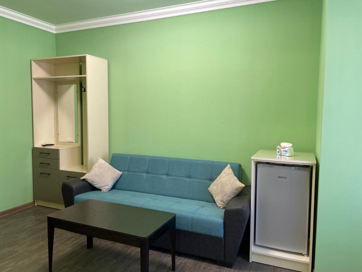 Central Hotel Ґюмрі Екстер'єр фото